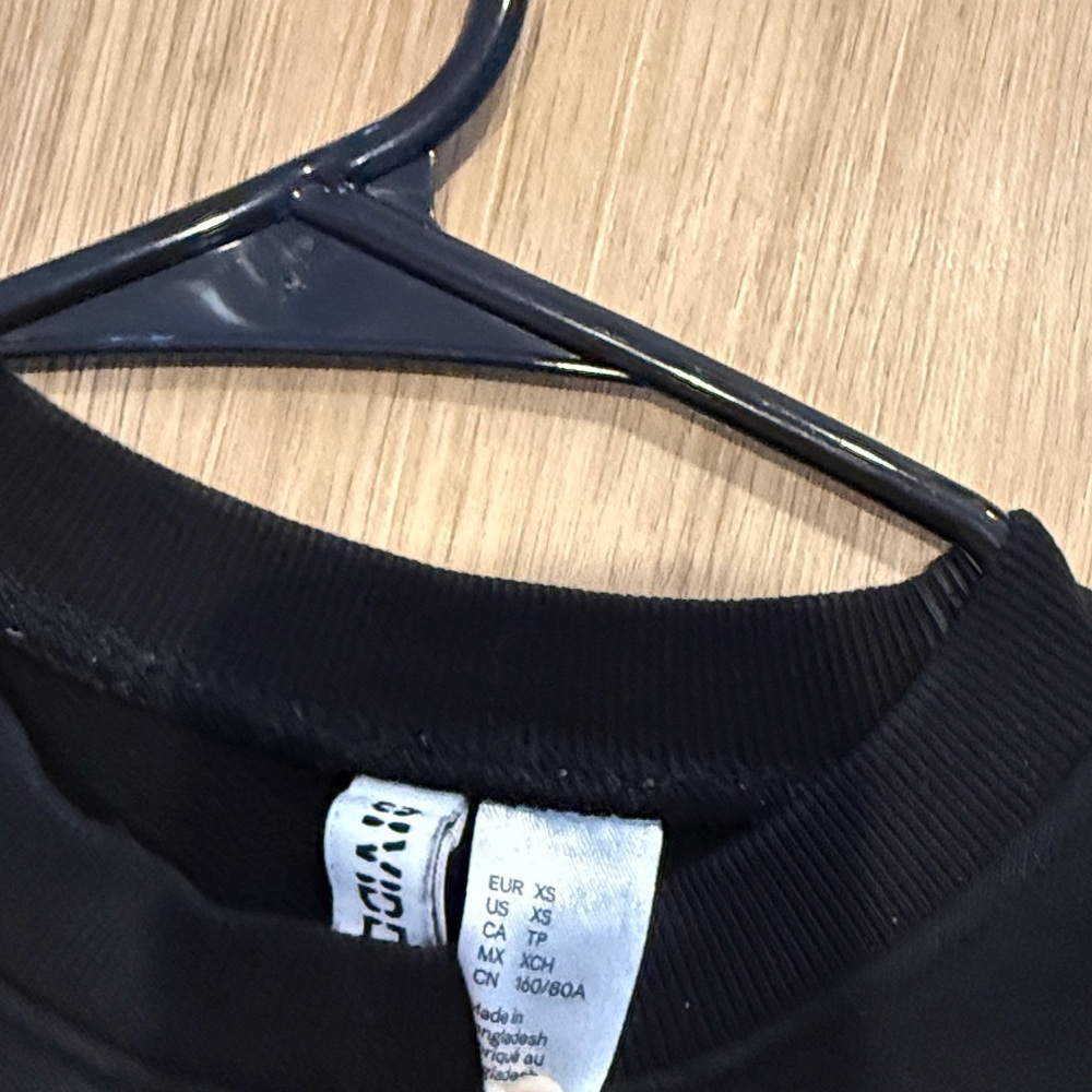 H&M Sweatshirt - Picture 4 of 4